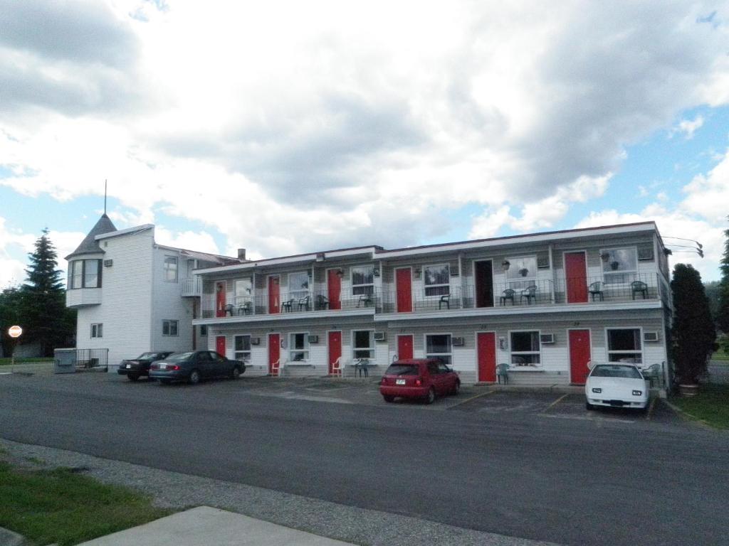 Almo Court Motel Cranbrook Bagian luar foto